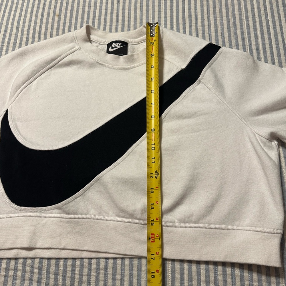 Womens Size M Nike Sportswear Big Logo Fleece Sweatshirt Blk/Wht BV3933 - Picture 2 of 6